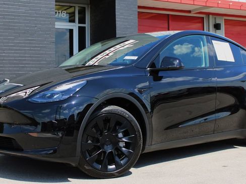Used 2025 Tesla Model Y Long Range AWD/4WD image 13