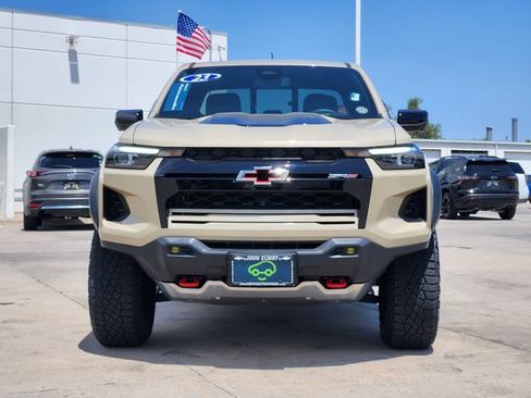 Used 2023 Chevrolet Colorado ZR2 w/ ZR2 Convenience Package III AWD/4WD image 2