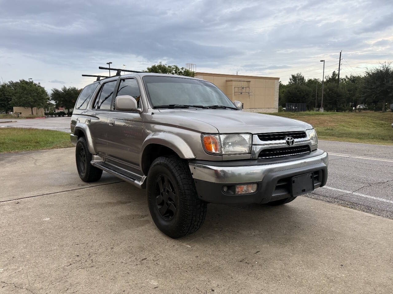 Used 2001 Toyota 4Runner SR5 AWD/4WD image 4