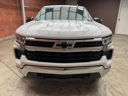 Used 2024 Chevrolet Silverado 1500 LT AWD/4WD image 7