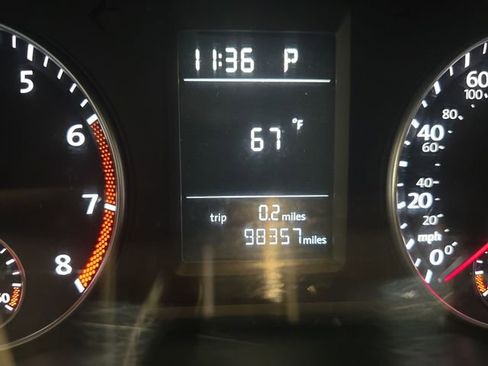 Used 2015 Volkswagen Passat 1.8T Limited Edition FWD image 16