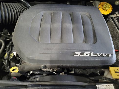 Used 2018 Dodge Grand Caravan SXT FWD image 30