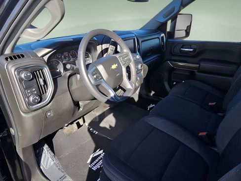 Used 2022 Chevrolet Silverado 2500 LT w/ Convenience Package image 24
