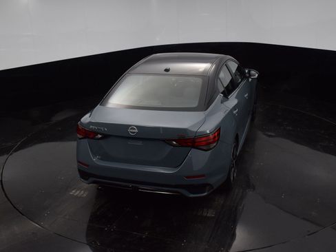 Used 2025 Nissan Sentra SR image 29