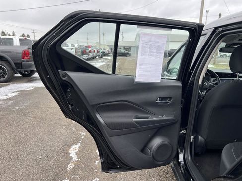 Used 2024 Nissan Kicks SV image 19