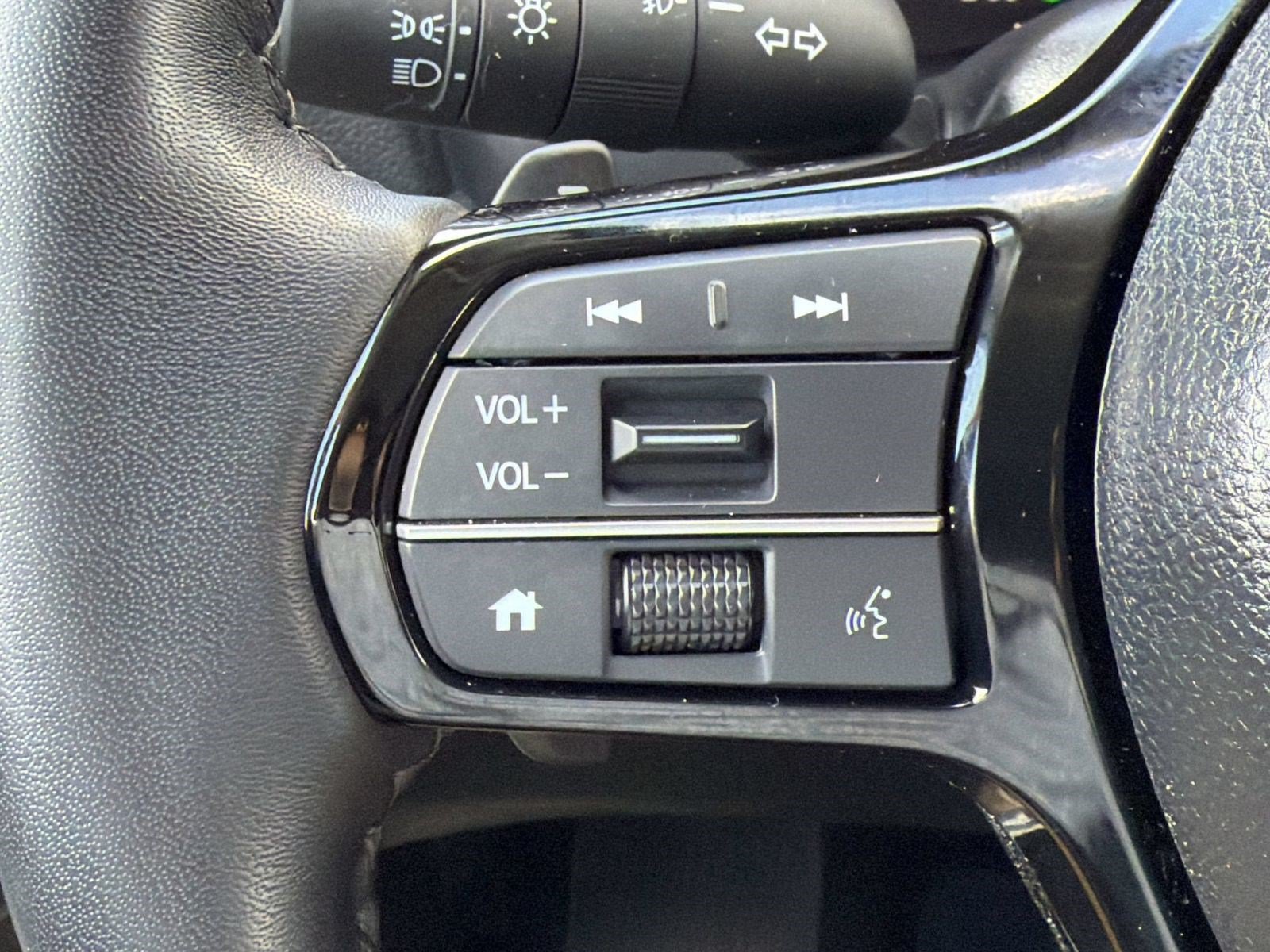 Used 2025 Honda Pilot EX-L image 18