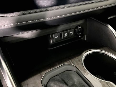 Used 2021 Toyota Highlander Platinum image 34