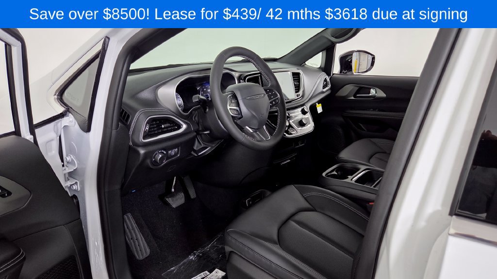 New 2027 Chrysler Pacifica Select AWD/4WD image 15