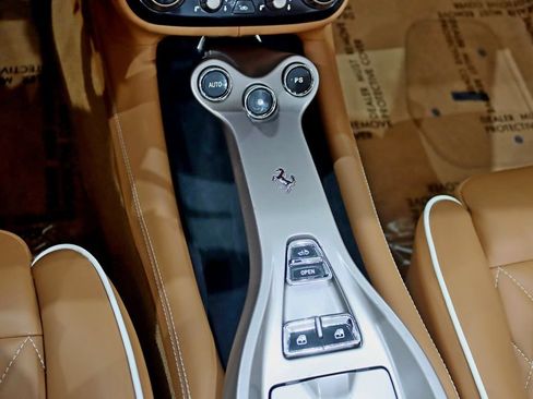 Used 2011 Ferrari California RWD image 25