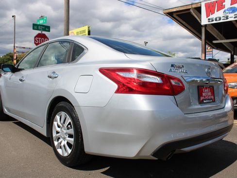 Used 2016 Nissan Altima 2.5 S w/ Power Driver Seat Package FWD image 5