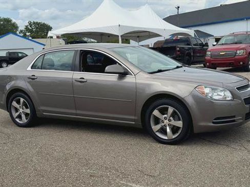 Used 2011 Chevrolet Malibu LT FWD image 2