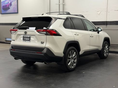 Used 2022 Toyota RAV4 XLE Premium AWD/4WD image 13