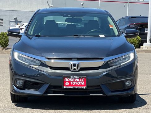 Used 2017 Honda Civic Touring image 10