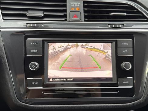 Used 2022 Volkswagen Tiguan S FWD image 27