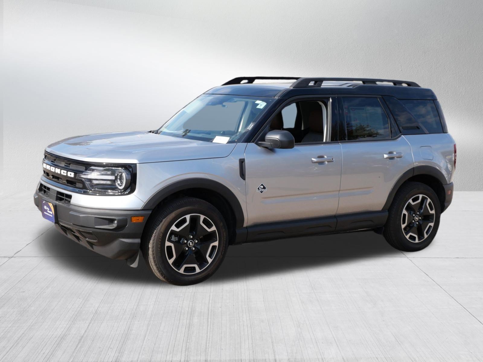 Certified 2023 Ford Bronco Sport Outer Banks w/ Tech Package AWD/4WD image 3