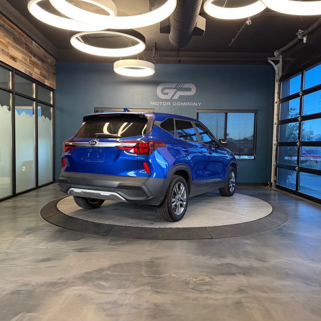 Used 2021 Kia Seltos LX AWD/4WD image 3
