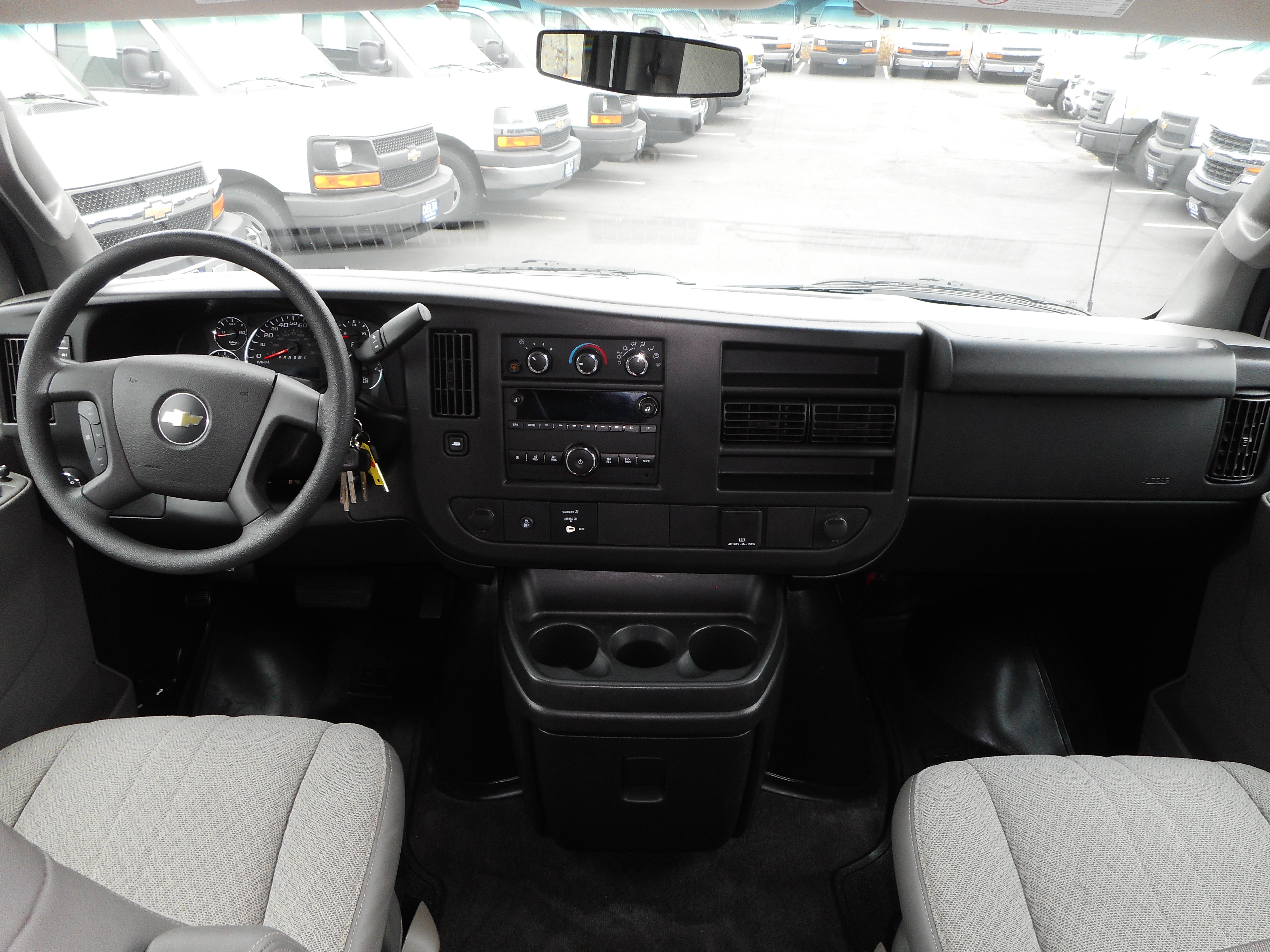 Used 2017 Chevrolet Express 3500 LT w/ LT Preferred Equipment Group RWD image 23