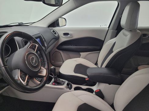Used 2019 Jeep Compass Latitude w/ Popular Equipment Group FWD image 17