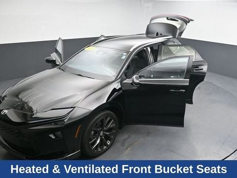 Used 2025 Toyota Crown Signia Limited image 37