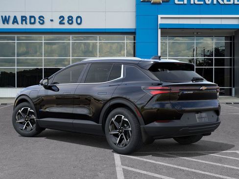 New 2026 Chevrolet Equinox EV LT image 3