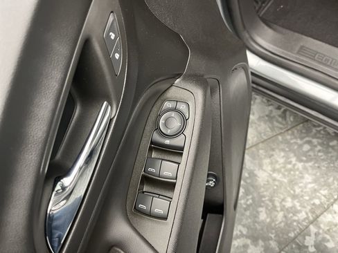 Used 2023 Chevrolet Equinox LT w/ Driver Convenience Package image 7