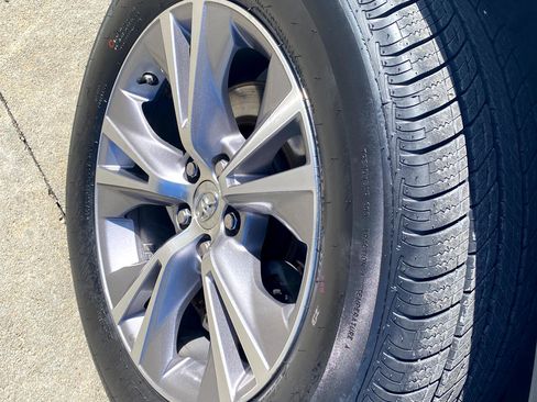 Used 2015 Toyota Highlander XLE image 10