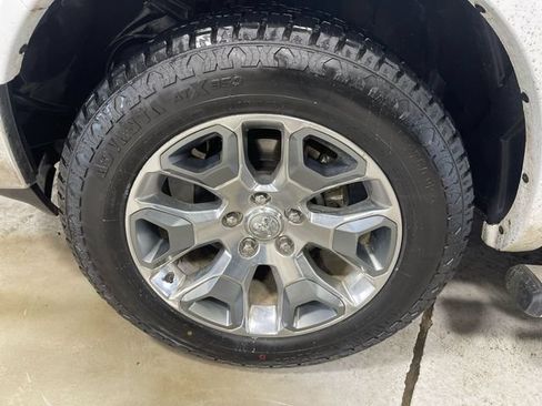 Used 2017 RAM 1500 Limited AWD/4WD image 11