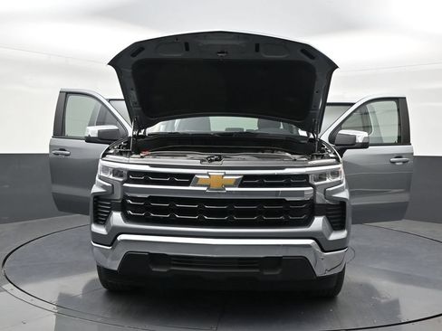 Used 2025 Chevrolet Silverado 1500 LT RWD image 32