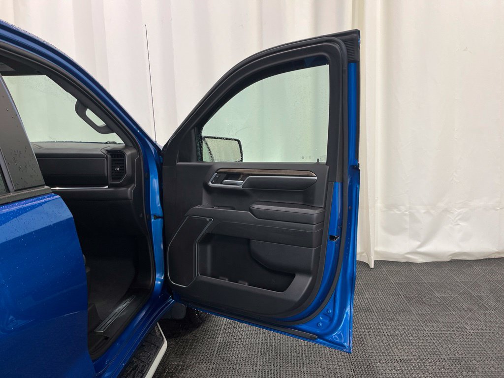 Used 2022 Chevrolet Silverado 1500 LT AWD/4WD image 18