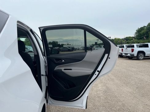 Used 2024 Chevrolet Equinox LT AWD/4WD image 32