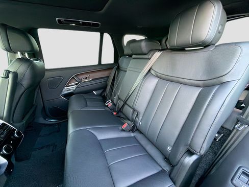 New 2026 Land Rover Range Rover Long Wheelbase SE AWD/4WD image 21