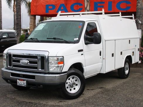 Used 2014 Ford E-350 and Econoline 350 Super Duty w/ Power Windows & Locks Group image 4