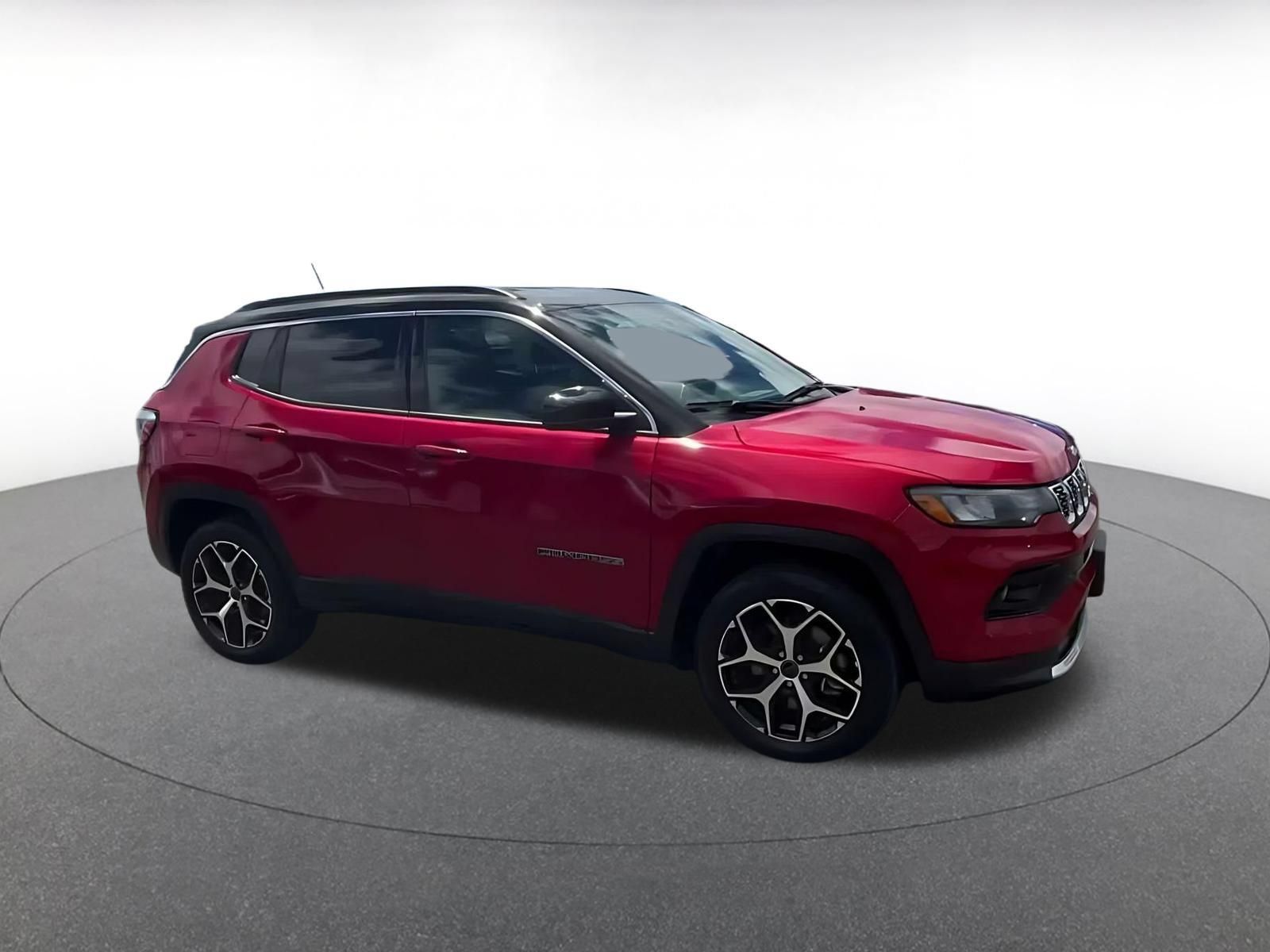Used 2025 Jeep Compass Limited AWD/4WD image 2