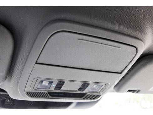 Used 2022 Ford Explorer XLT w/ Equipment Group 202A RWD image 24