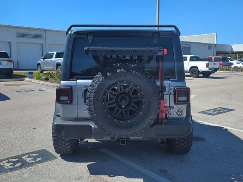 Used 2018 Jeep Wrangler Sport image 6