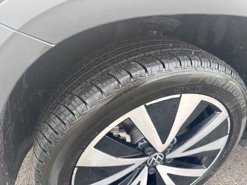 Used 2024 Volkswagen Taos SE image 10