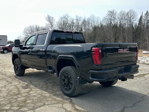 Used 2024 GMC Sierra 2500 Denali Ultimate AWD/4WD image 5