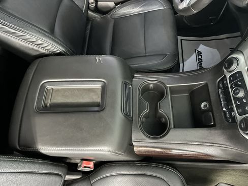 Used 2016 GMC Yukon SLE w/ HD Trailering Package AWD/4WD image 25