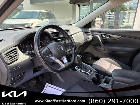 Used 2019 Nissan Rogue SV w/ Premium Package AWD/4WD image 30