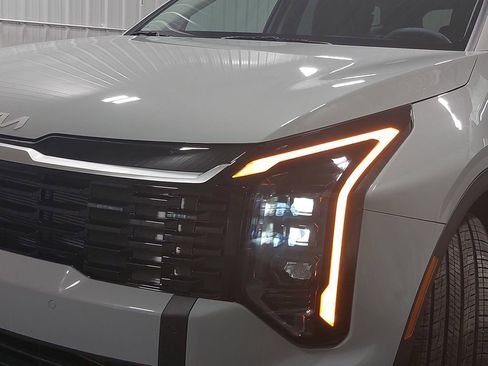 New 2026 Kia Sportage EX image 32