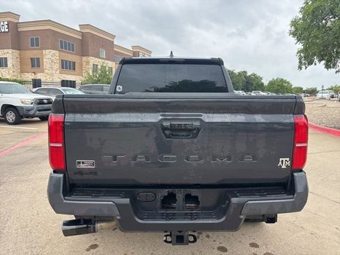 Used 2025 Toyota Tacoma TRD Sport AWD/4WD image 6