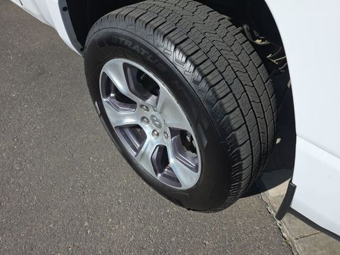 Used 2024 RAM 1500 Laramie image 11