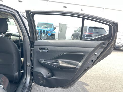 Used 2020 Nissan Versa SR image 15
