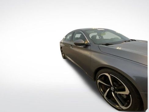 Used 2018 Honda Accord Sport image 12