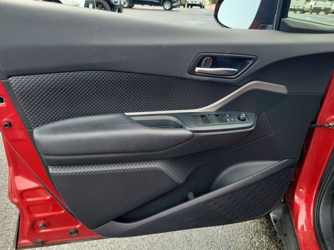 Used 2020 Toyota C-HR LE FWD image 20