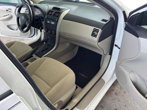 Used 2013 Toyota Corolla L image 10