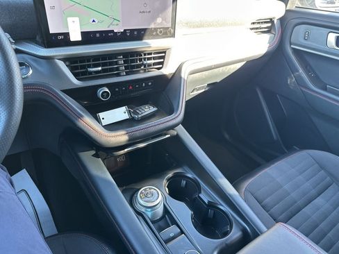Used 2025 Ford Explorer ST-Line w/ ST-Line Street Pack image 27