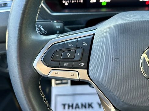 Used 2023 Volkswagen Tiguan SE R-Line image 32