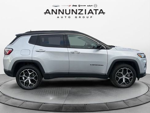 Used 2024 Jeep Compass Limited image 6