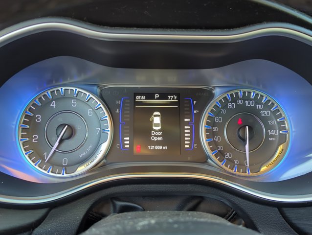 Used 2015 Chrysler 200 Limited w/ Convenience Group FWD image 16